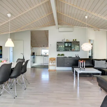 Feriehus Aria - 1-2km From The Sea By Interhome
